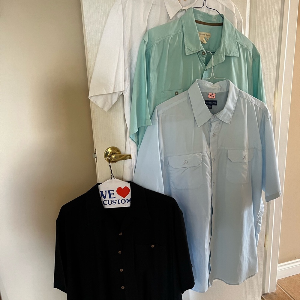 4 Men’s XXL SS Shirts - Perfect Condition